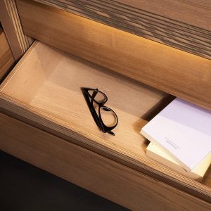 Αναΐς Ελιά Naturale – Κομοδίνο (δεξί) 